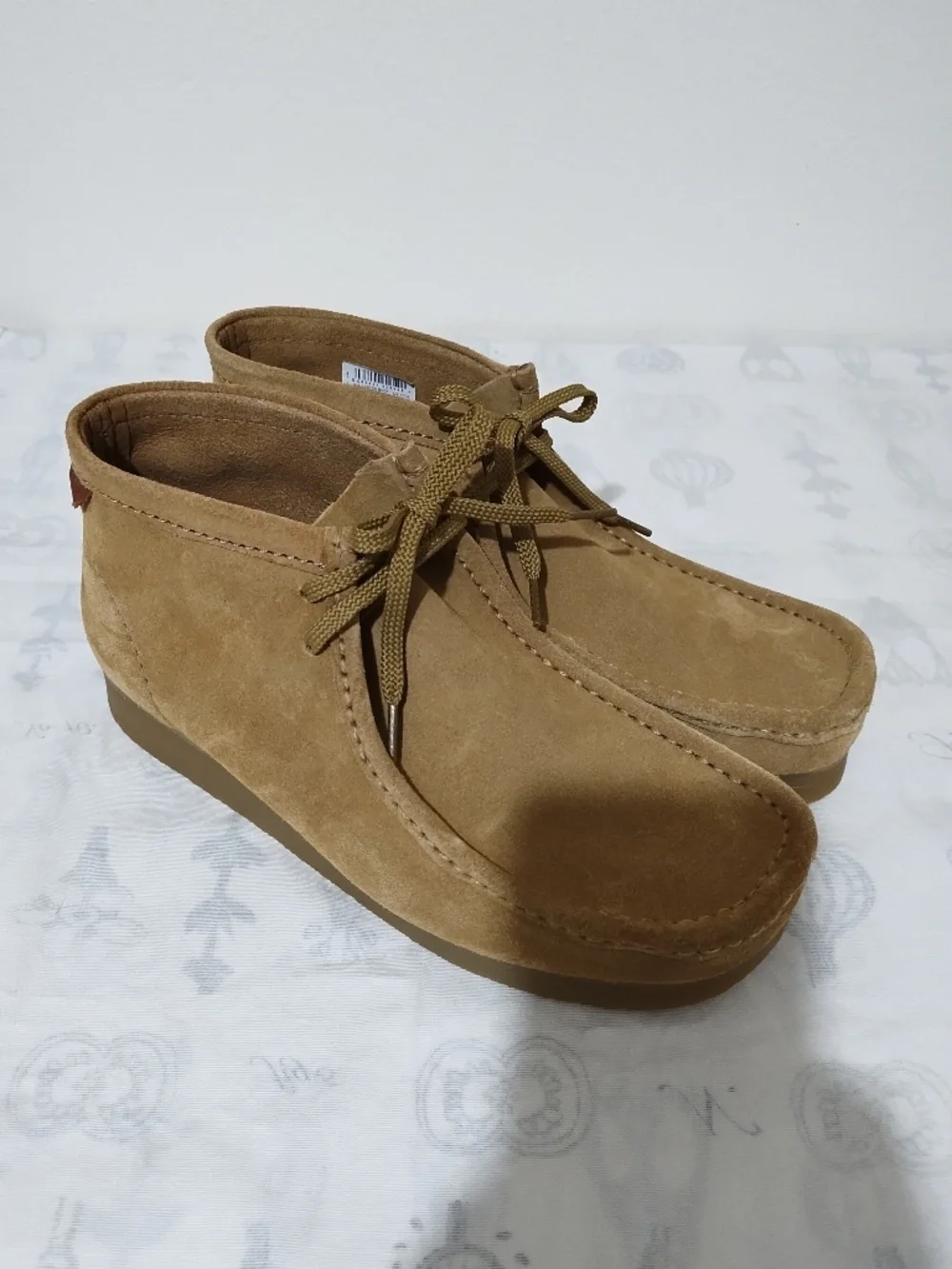 New Clarks Wallabies Size 11 - Picture 2 of 10